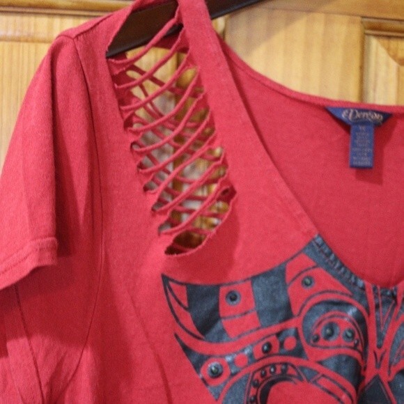 Dereon Red & Black Graphic Cut Out Sexy Edgy Distressed Top 1X - Picture 4 of 12